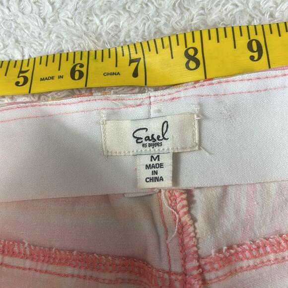 Easel Los Angeles Groovy patterned mod stretch high rise flare jeans, Medium - Picture 8 of 11